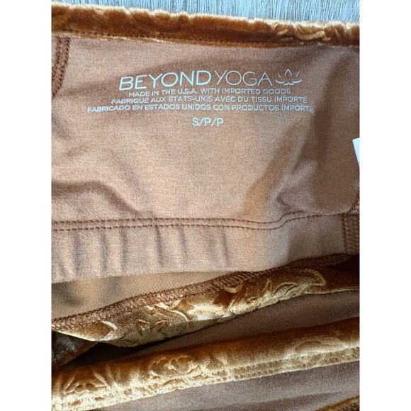 Beyond Yoga Slim Racer Back Embossed Velvet Tank Top Camel Brown Small Boho - Picture 7 of 7